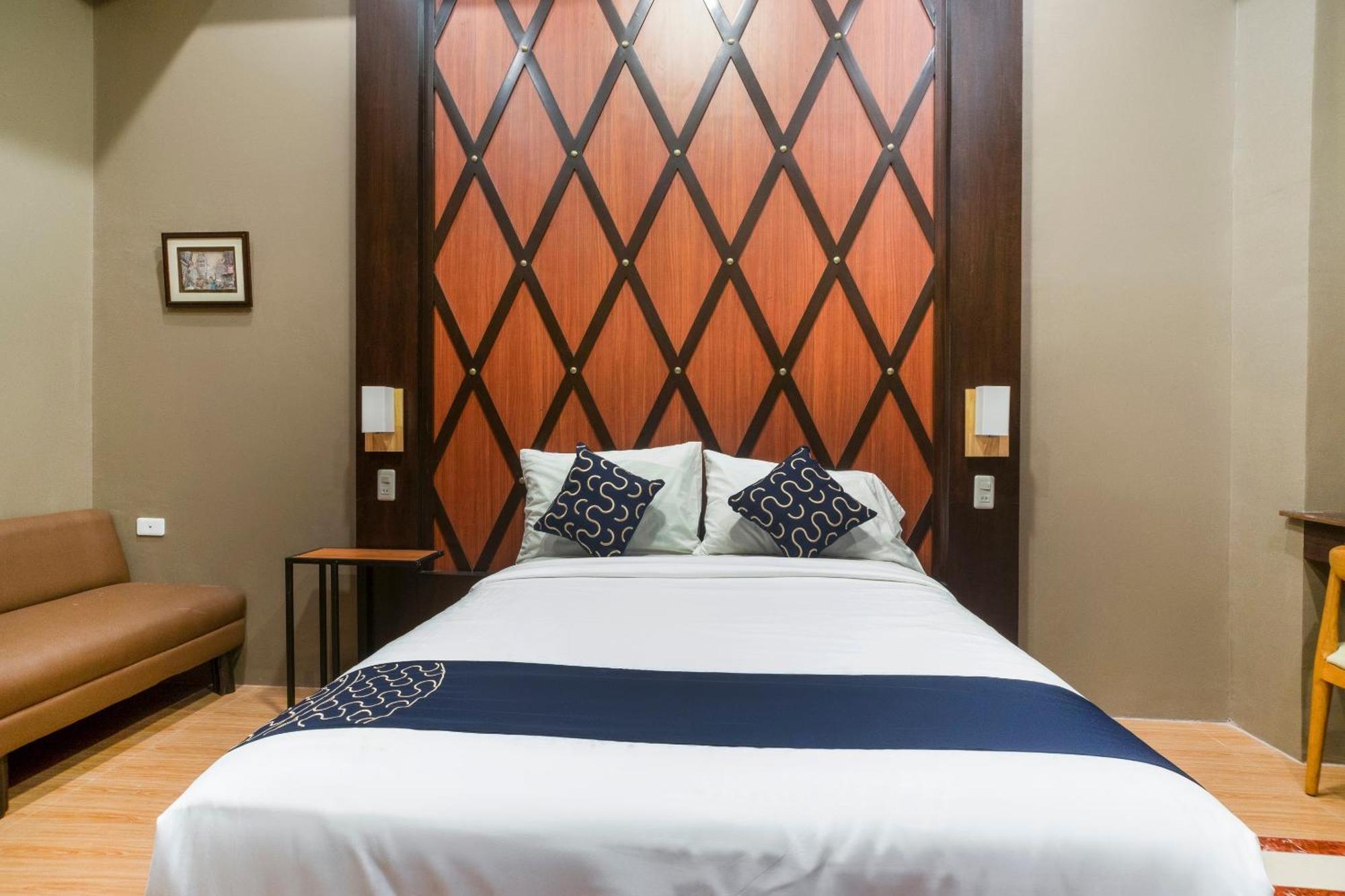 Capital O 460 World Palace Hotel Davao Экстерьер фото