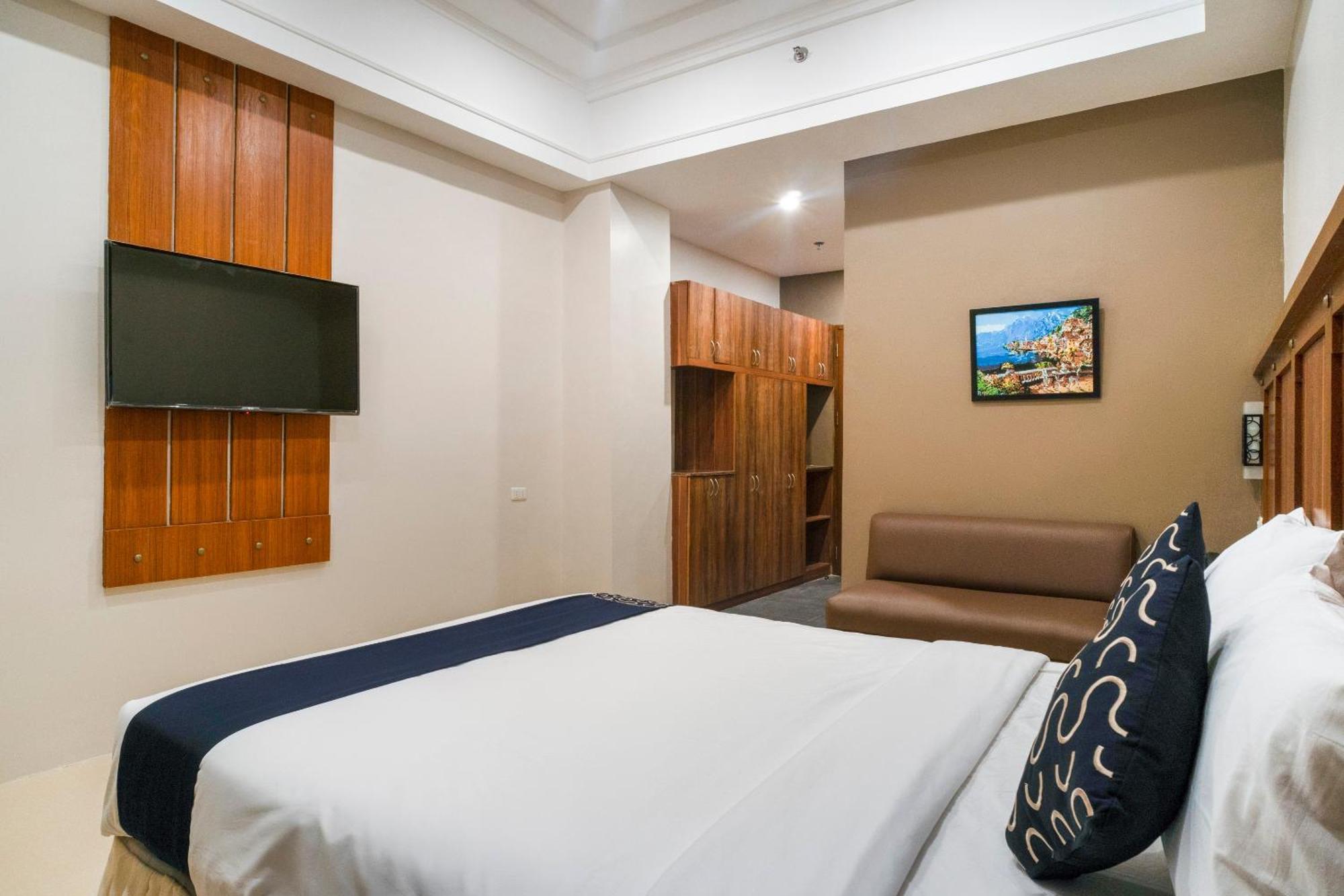 Capital O 460 World Palace Hotel Davao Экстерьер фото